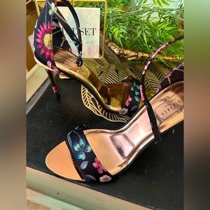 Ted Baker Charv NWOT SIZE 40 (9)